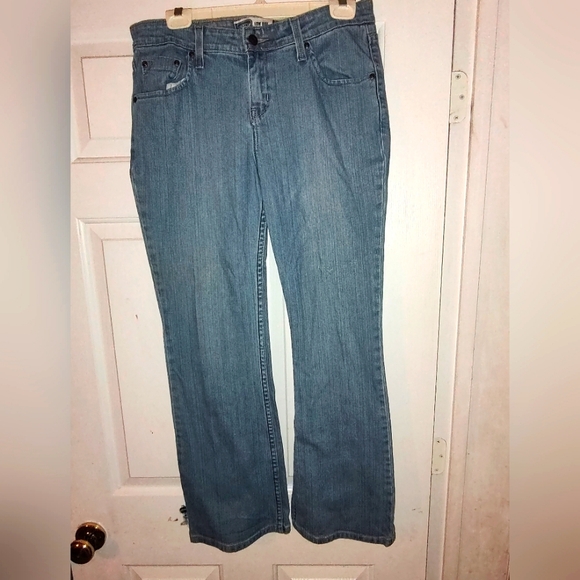 Levis Strauss & Co. Signature Women Size 10 Low Rise Bootcut - Picture 1 of 4